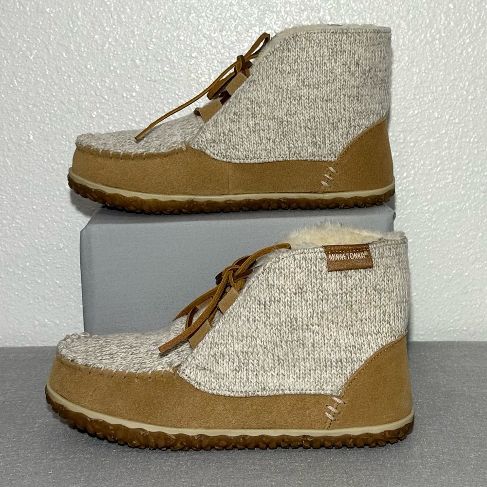 Minnetonka Tan & Cream Knit Suede Moccasin Slippers